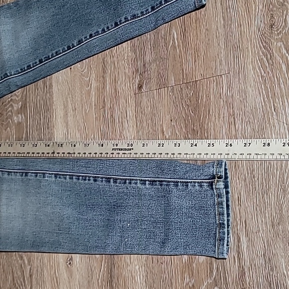 💦Time & Tru Jeans - Picture 2 of 7
